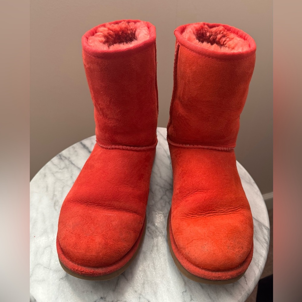 UGG Australia Women’s Classic Short Boots Size 6 Coral Winter Shearling Boots - Picture 9 of 9